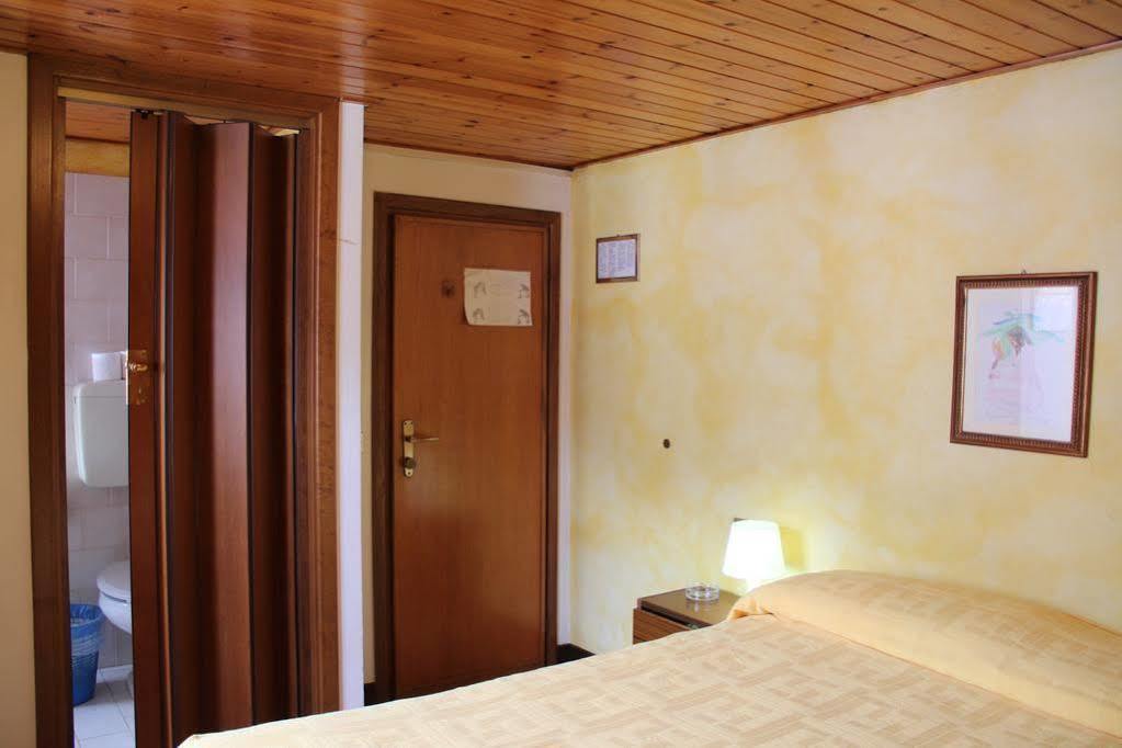 B&B Edelweiss Кастионе дела Презолана Екстериор снимка