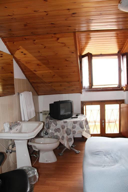 B&B Edelweiss Кастионе дела Презолана Екстериор снимка